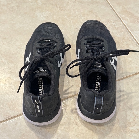 Men’s Under Armour UA Charged Assert Running Shoes Size 9 Wide Black and White - Picture 3 of 10